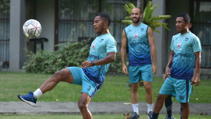 Jelang Persib vs PSM: Ardi Idrus Maksimalkan Sempitnya Waktu